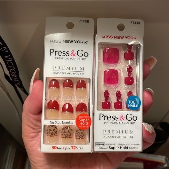KISS PREMIUM MANI/PEDI BUNDLE - Picture 2 of 6